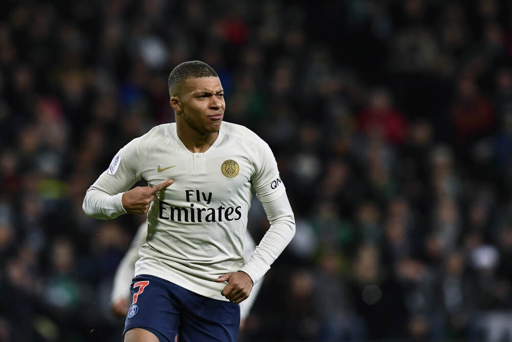 算力狂飙带飞光模块  5000亿中际旭创再创新高